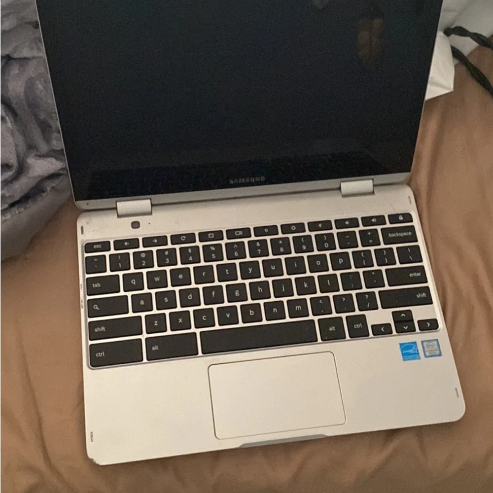 Samsung computer - Picture 2 of 3